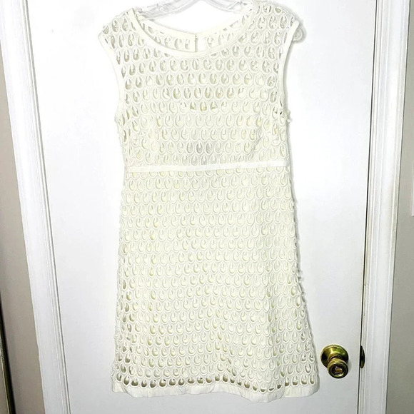 Laundry by Shelli Segal White Teardrop Crochet Overlay Cap Sleeve Shift Dress - Picture 1 of 9